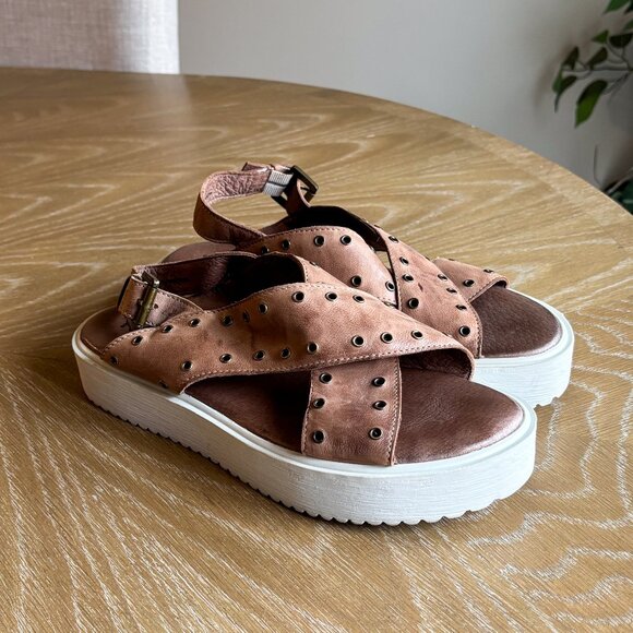 ROAN by Bed Stu Size 8.5 Brown Leather HALI Flat Sandal Preppy Summer - Picture 1 of 8